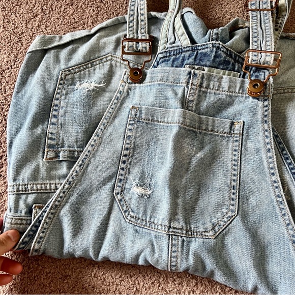 Forever 21 Jean Short Overalls - Picture 4 of 10